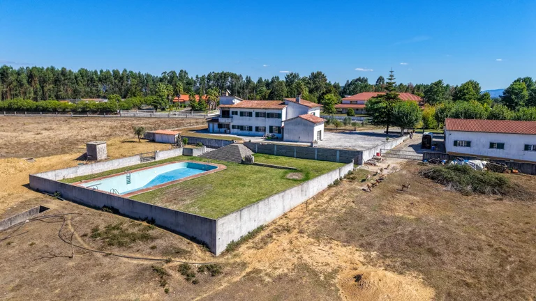 Quinta com vários espaços — Ferreira do Zêzere Ferreira do Zêzere Imobiliario Ferreira do Zêzere Foto