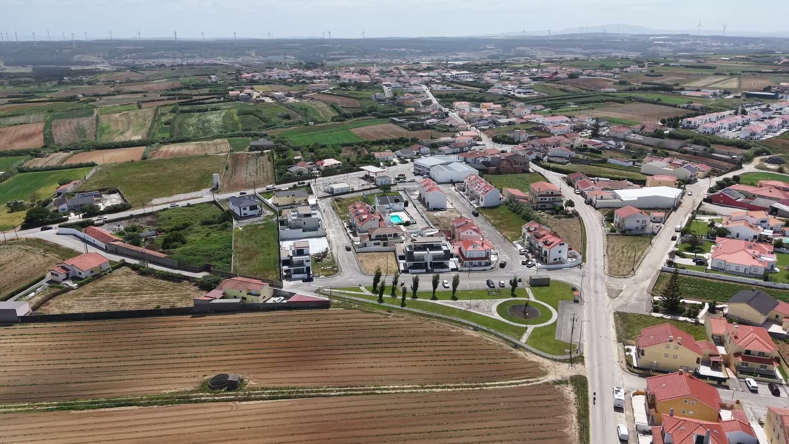 Captação aérea com drone para mostrar espaço e envolvente